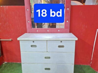 dressing table with key BHD18
