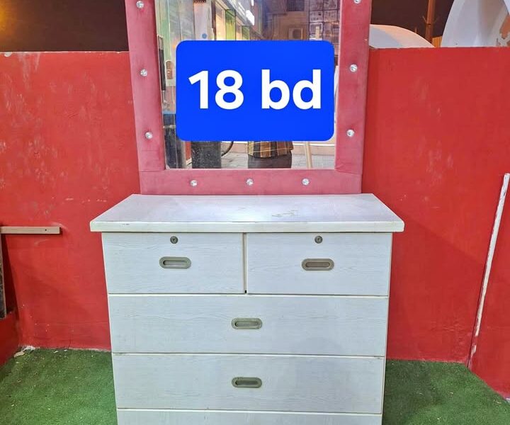 dressing table with key BHD18