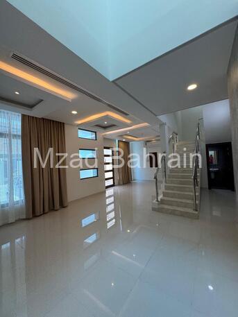 BHD 500, Luxurious & Spacious Villa In Al-Hidd