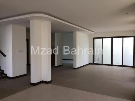 BHD 600, Corner Villa In Al Nour Neighborhood