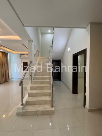 BHD 500, Luxurious & Spacious Villa In Al-Hidd