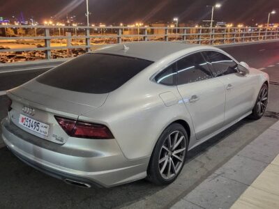 I am selling urgently due to relocation Audi a7 "quattro" 2015 perfect condiction