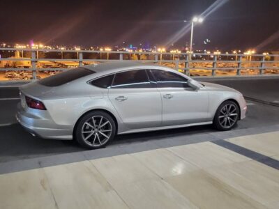 I am selling urgently due to relocation Audi a7 "quattro" 2015 perfect condiction