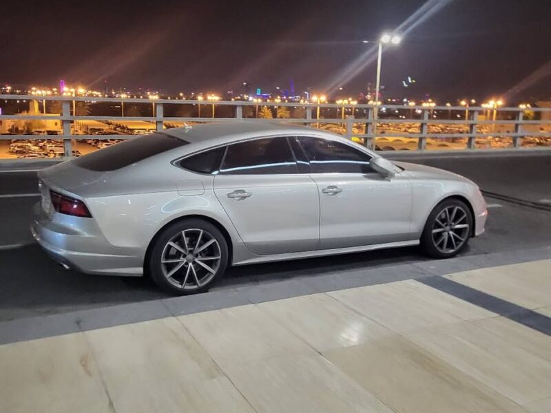 I am selling urgently due to relocation Audi a7 "quattro" 2015 perfect condiction
