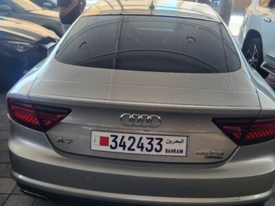 I am selling urgently due to relocation Audi a7 "quattro" 2015 perfect condiction