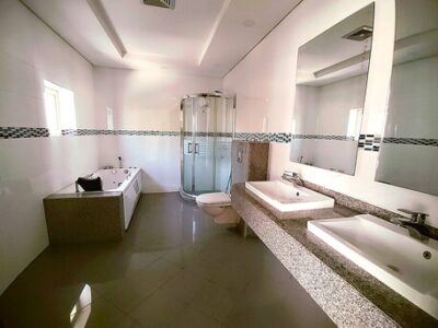 BHD 1000, 400 Sq. Meter, Semi Furnished 5 BHK Luxury Garden Villa For Rent In Tubli