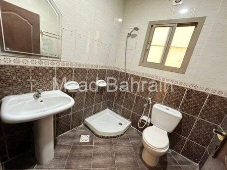 Flat For Rent In Busaiteen