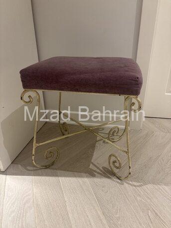 Vintage-Style Makeup Vanity With Mirror